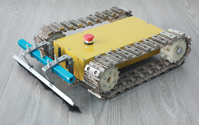  爬壁涂油機器人