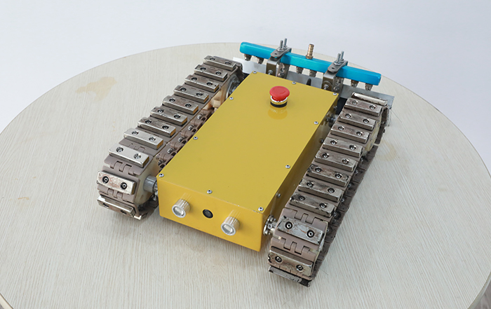  爬壁涂油機器人